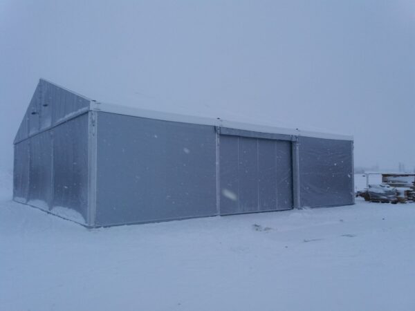 Käytetty PVC-halli 15 x 15 m x korkeus 4 m