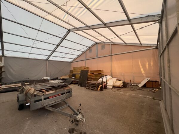 Käytetty PVC-halli 15 x 15 m x korkeus 4 m
