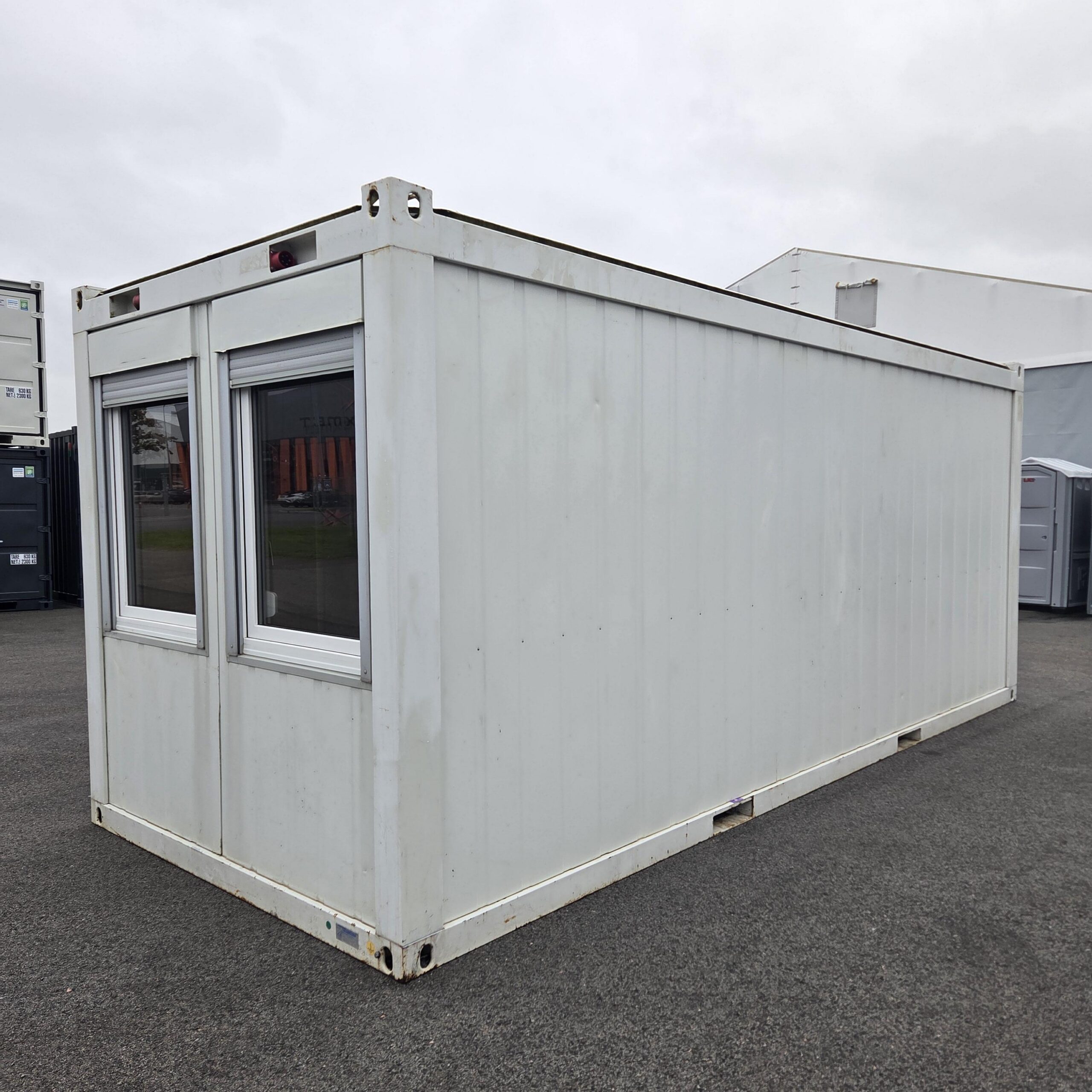 KASUTATUD Containex Soojak 2,40x6,00m, 2 akent ja 1 uks