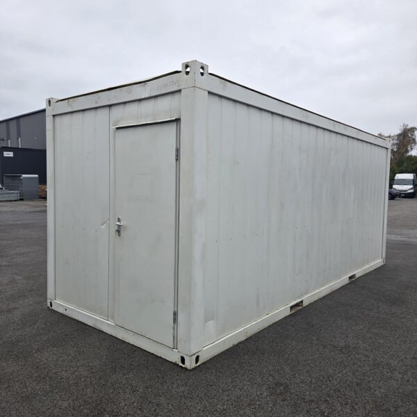 KASUTATUD Containex Soojak 2,40x6,00m, 2 akent ja 1 uks