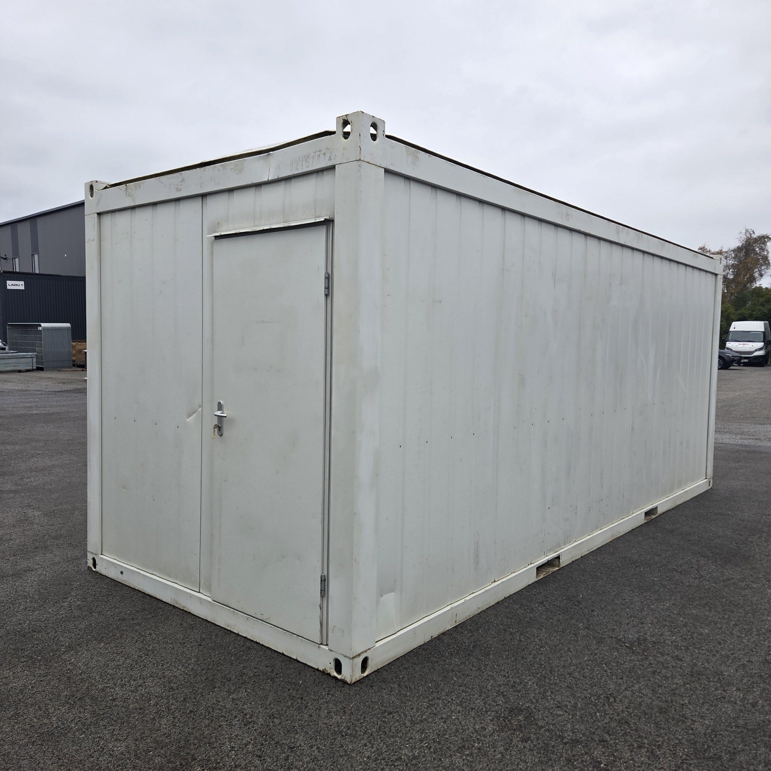 KASUTATUD Containex Soojak 2,40x6,00m, 2 akent ja 1 uks