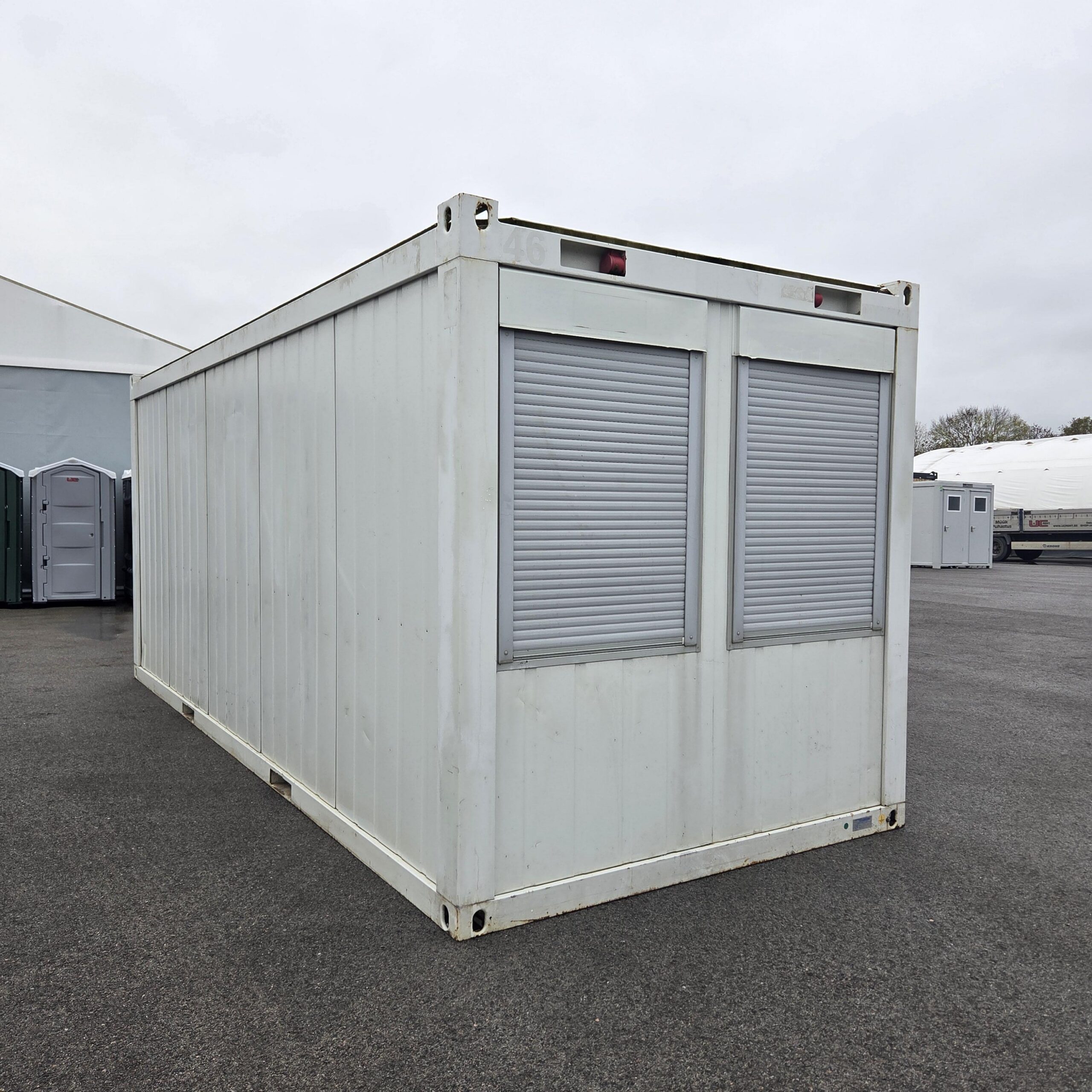 KASUTATUD Containex Soojak 2,40x6,00m, 2 akent ja 1 uks