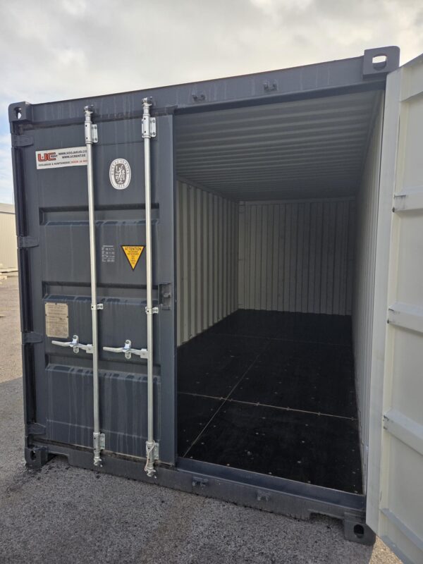 Sea container 20´ DC ft 2,4 x 6m, RAL 7016 One Way
