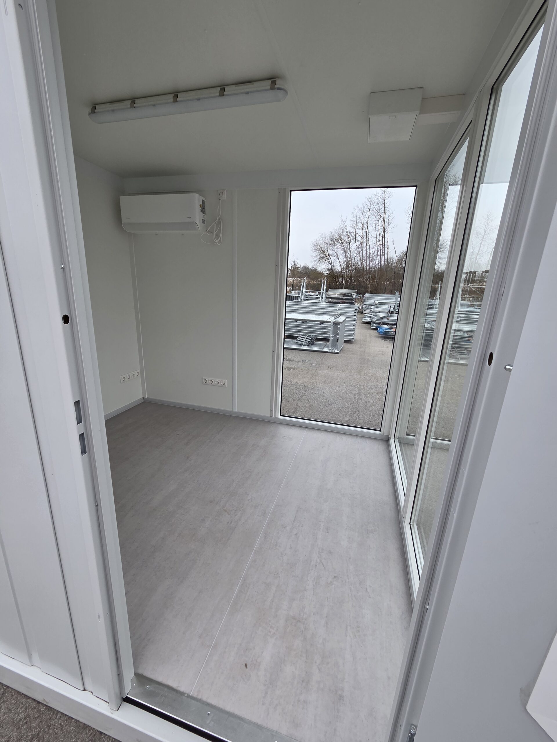 Containex standard soojak 3x panoraam aknad 2.4 x 3m + õhksoojuspump