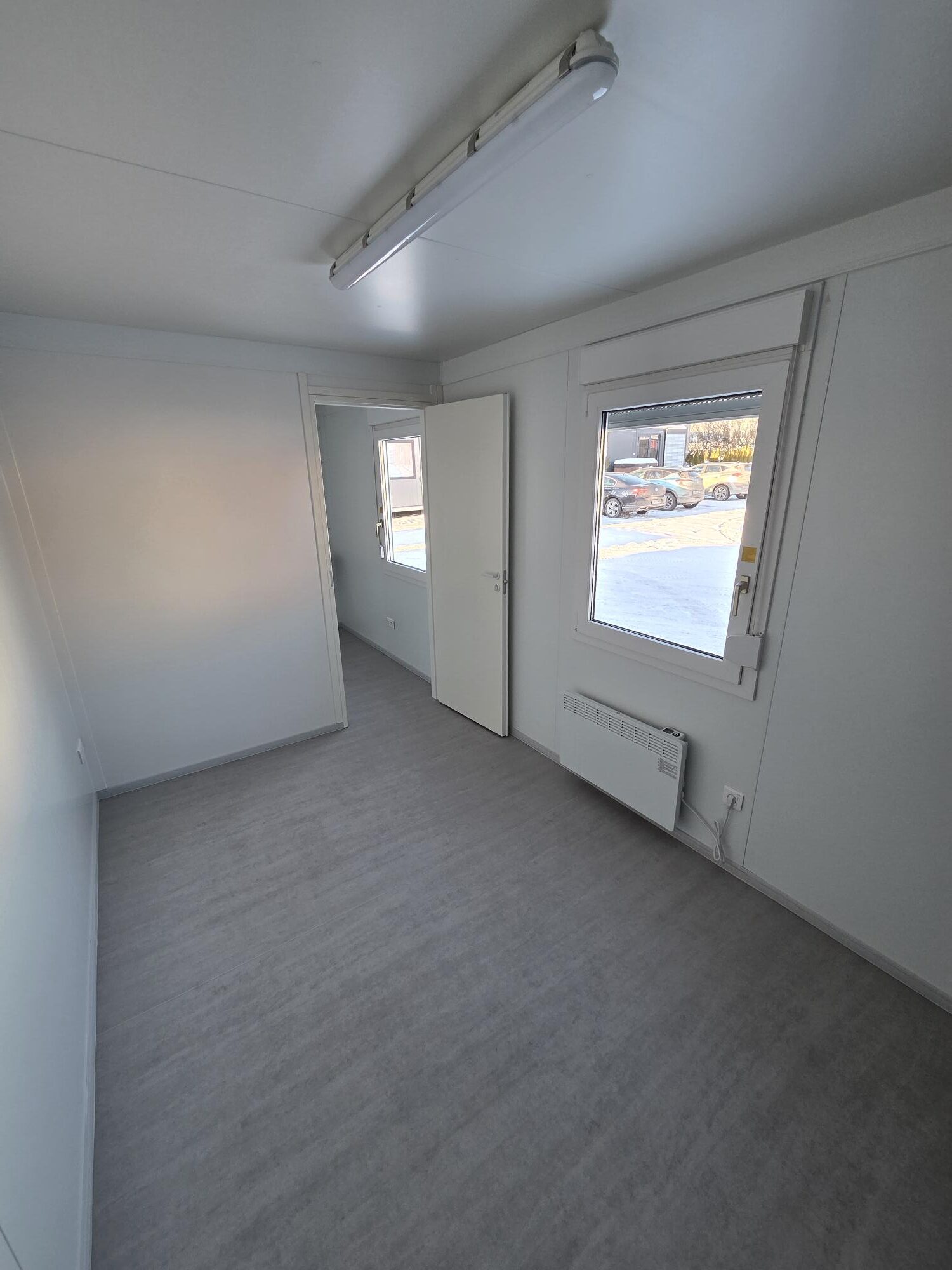 Containex standard PU soojak 2,4x6m wc ja duśiga, tumehall