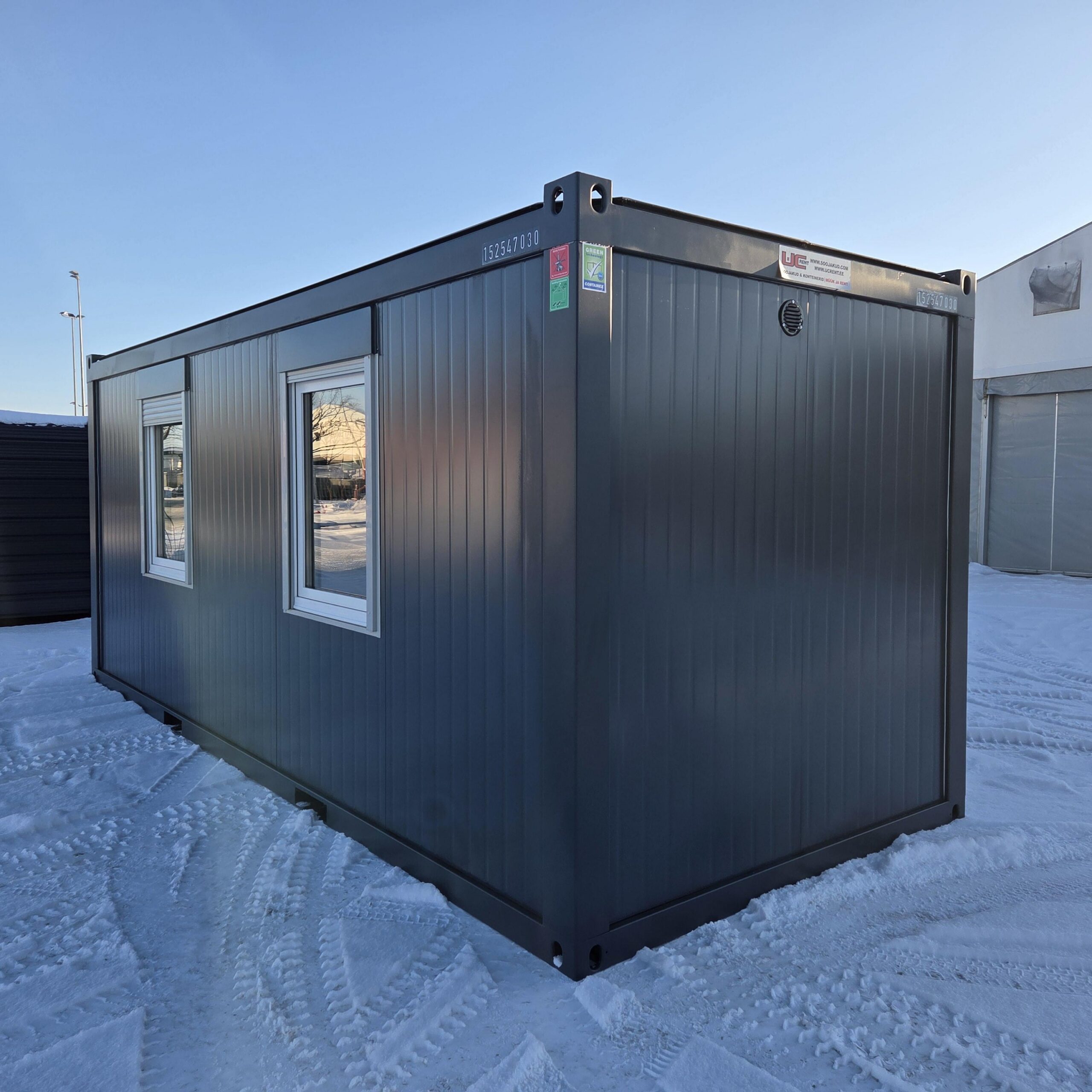 Containex standard PU soojak 2,4x6m wc ja duśiga, tumehall