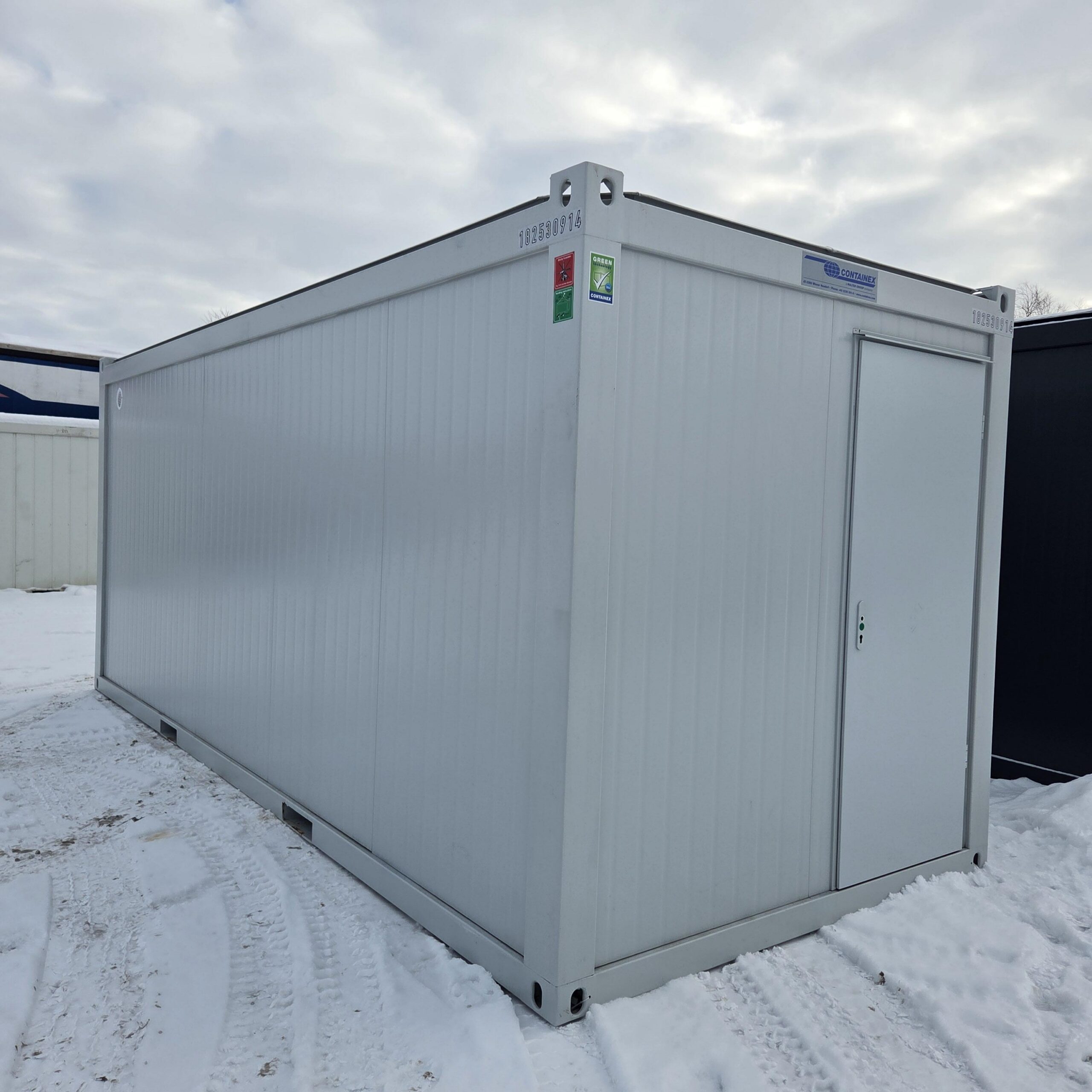 Containex standard PU soojak 2,4x6m vannitoaga - LAOS