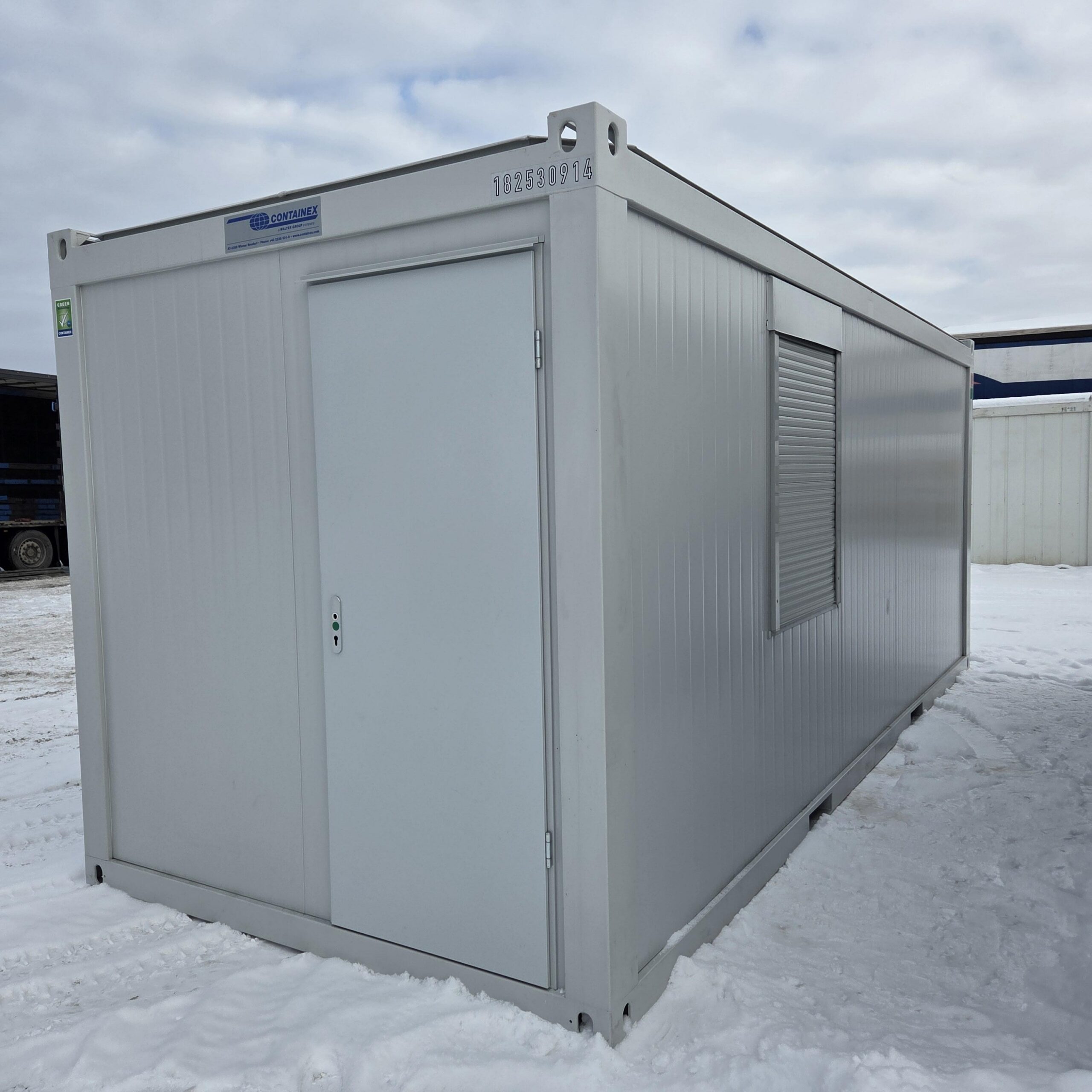 Containex standard PU soojak 2,4x6m vannitoaga - LAOS