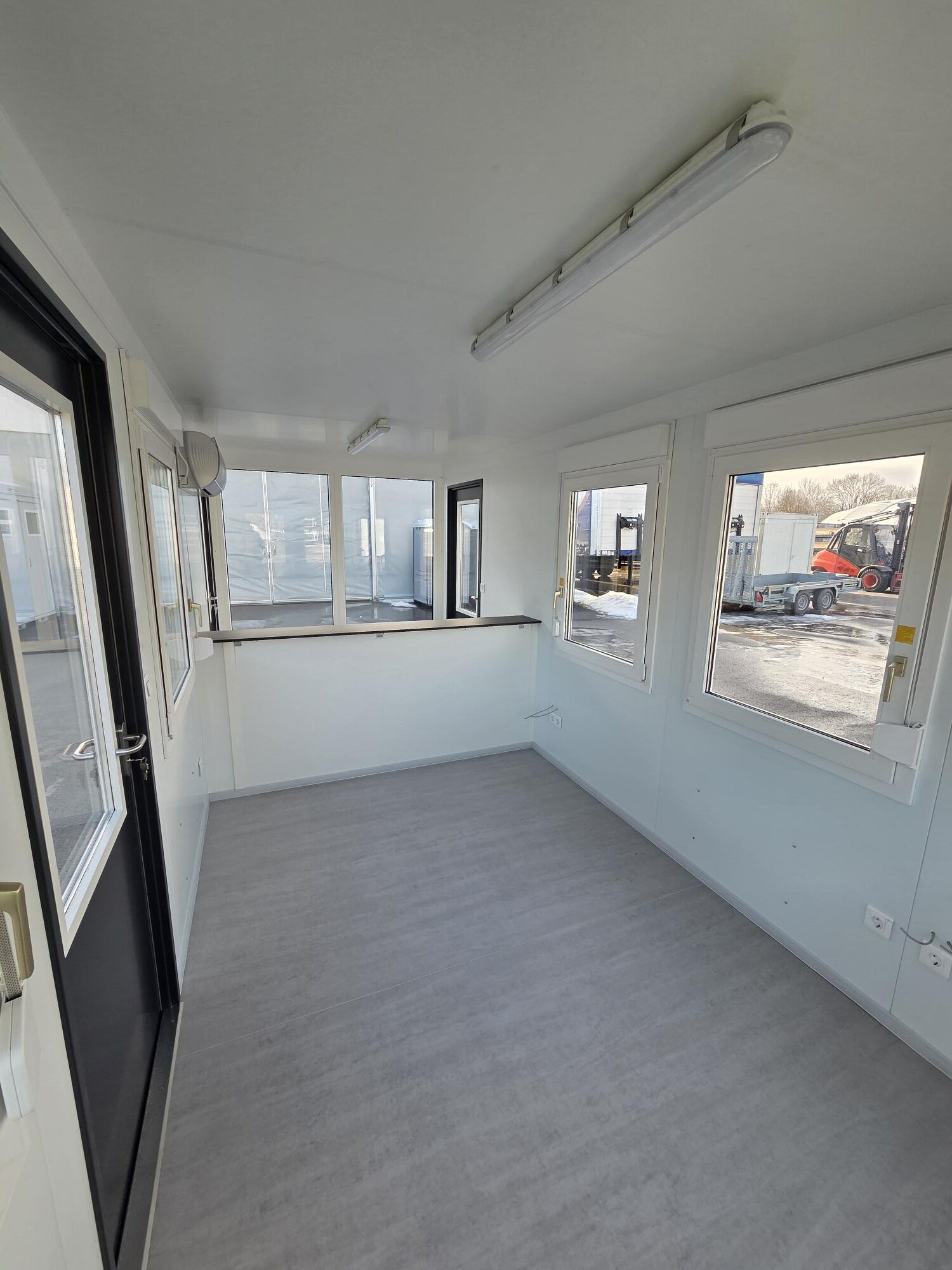 Containex standard PU soojak 2,4x6m, kontor - pääsla, tellitav