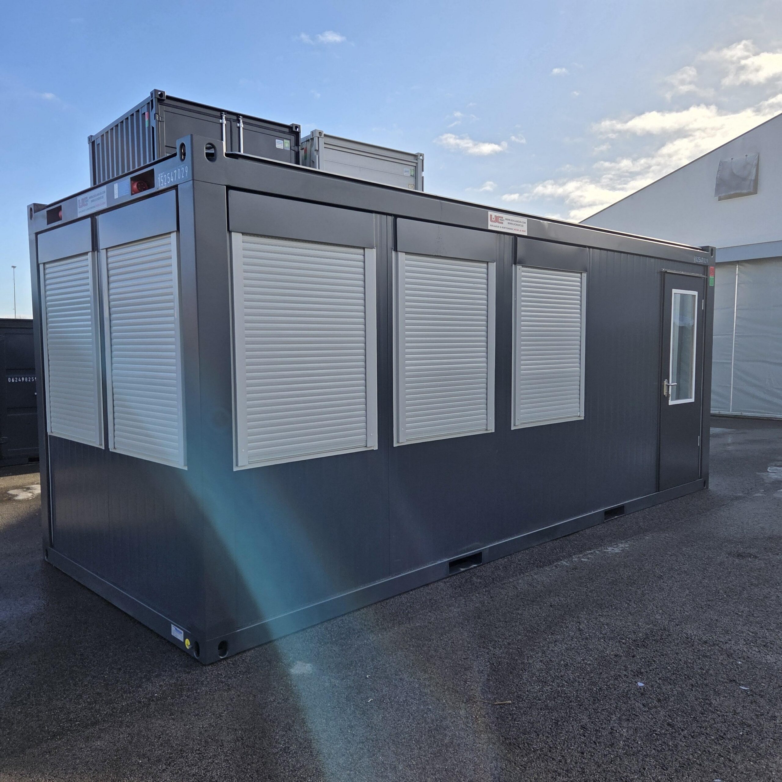 Containex standard PU soojak 2,4x6m, kontor - pääsla, tellitav