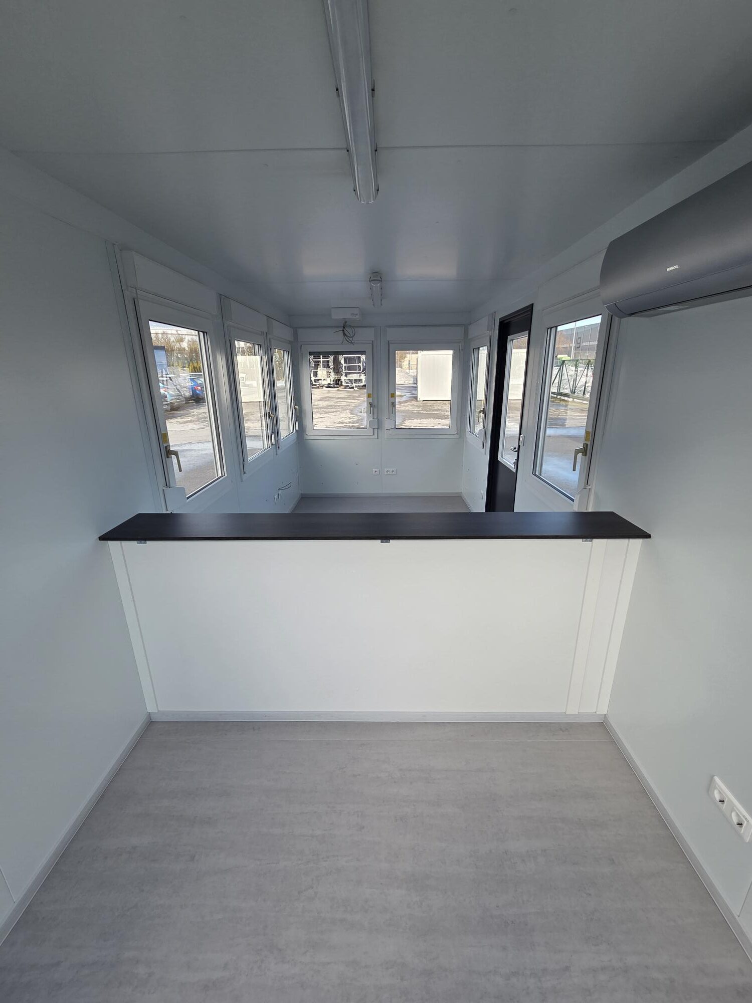 Containex standard PU soojak 2,4x6m, kontor - pääsla, tellitav