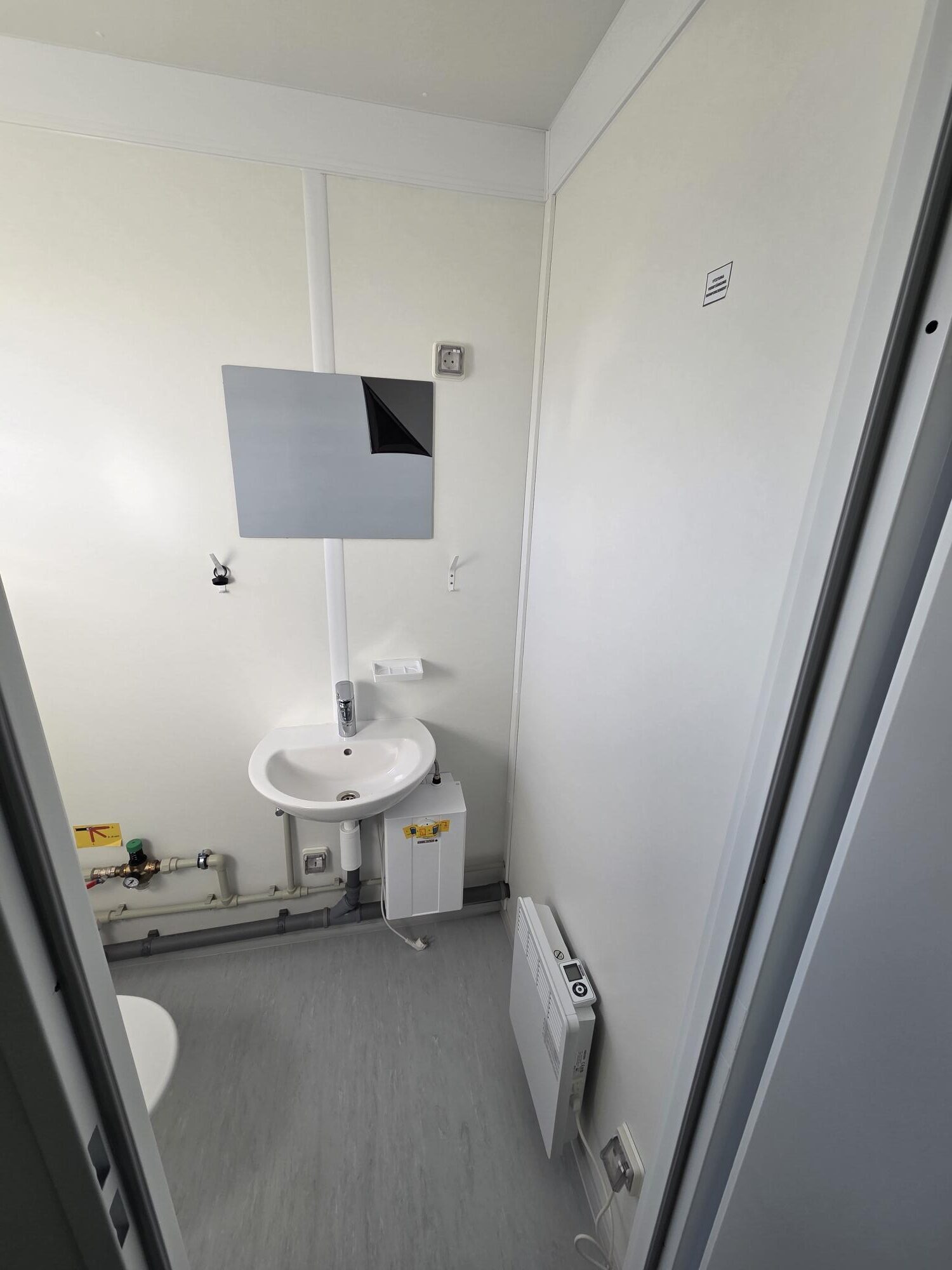 Containex standard soojak 2,4x6m, MINIKÖÖK ja WC - laos!