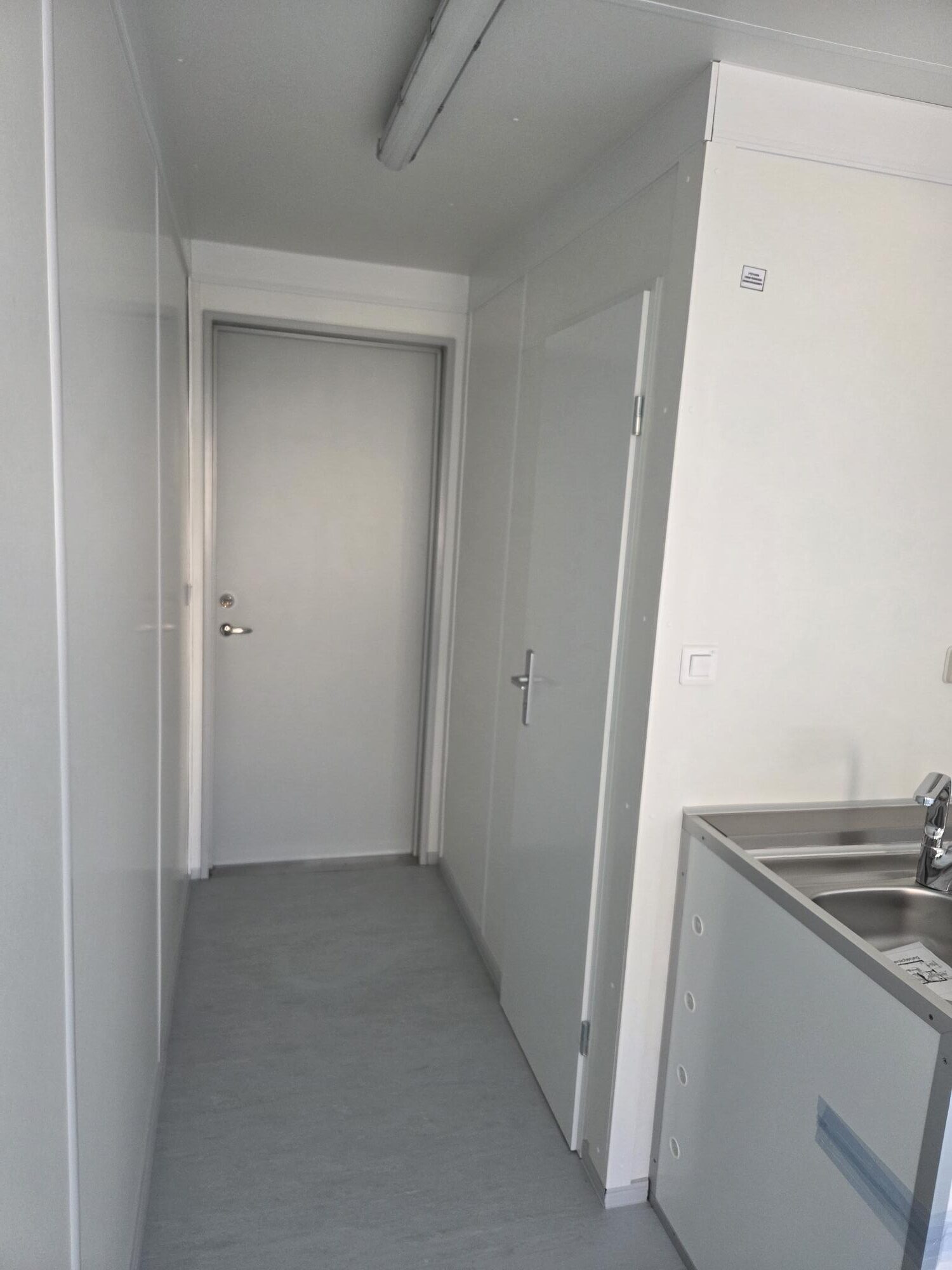 Containex standard soojak 2,4x6m, MINIKÖÖK ja WC - laos!