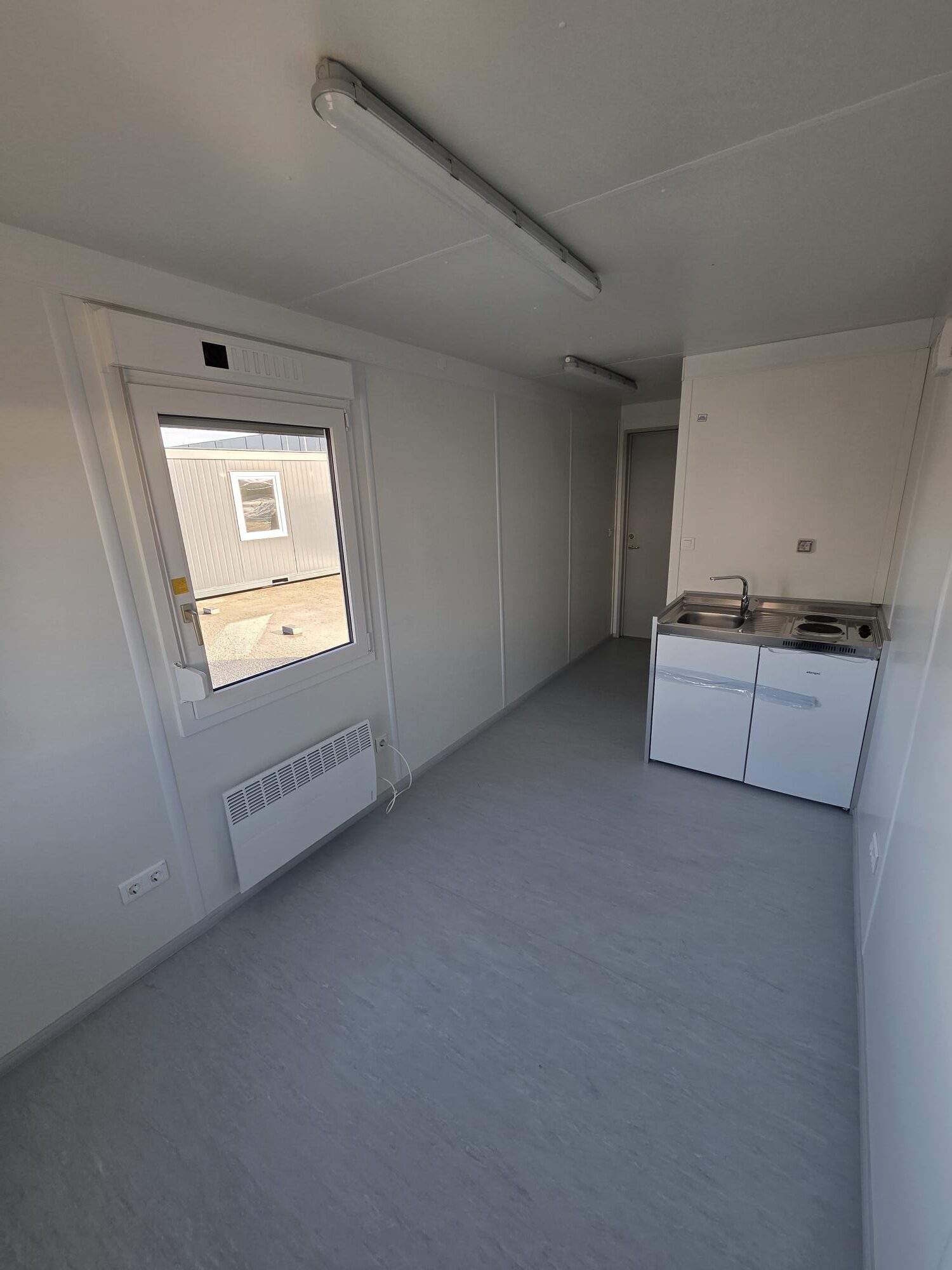 Containex standard soojak 2,4x6m, MINIKÖÖK ja WC - laos!